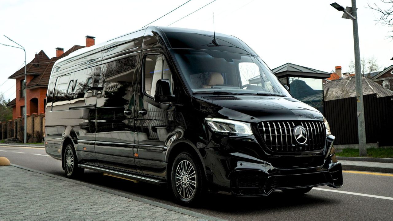 Аренда Sprinter с водителем в Киеве Микроавтобус на 8 мест