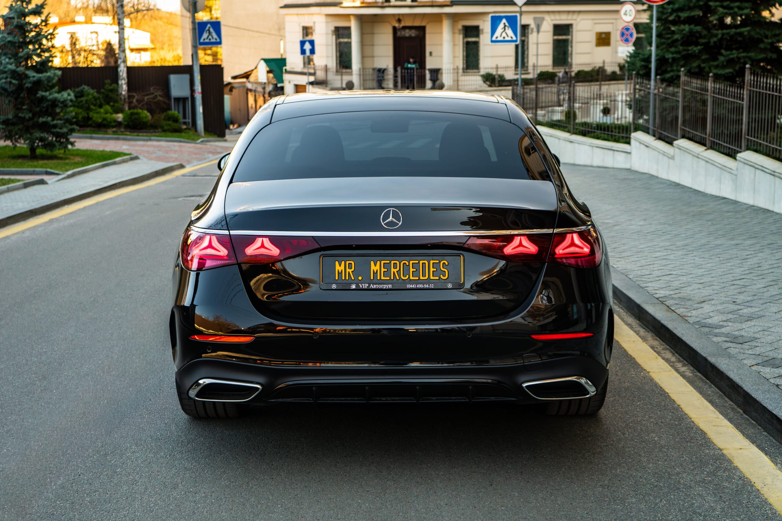 Аренда Mercedes-Benz E 200 W214