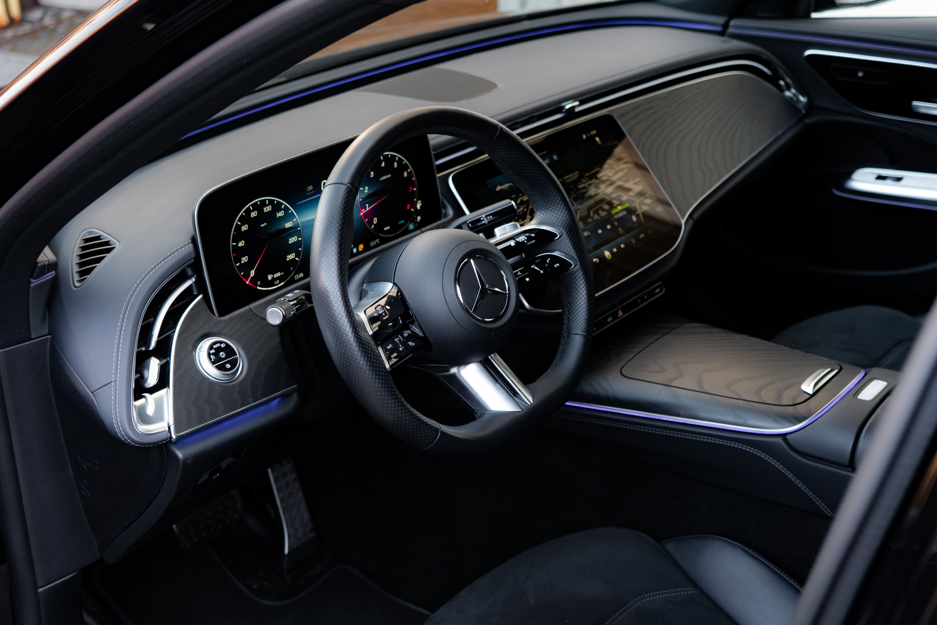 Аренда Mercedes-Benz E 200 W214